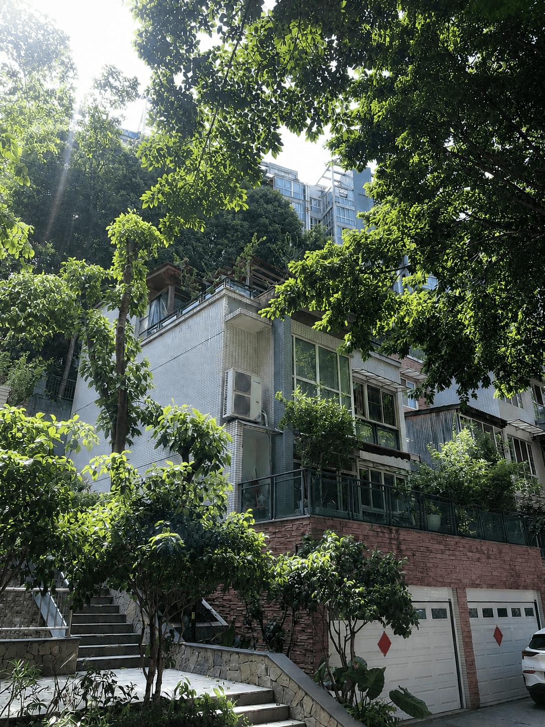 临沧岛居岁月从容升级：小小岛老别墅加装蒂升悦行款电梯